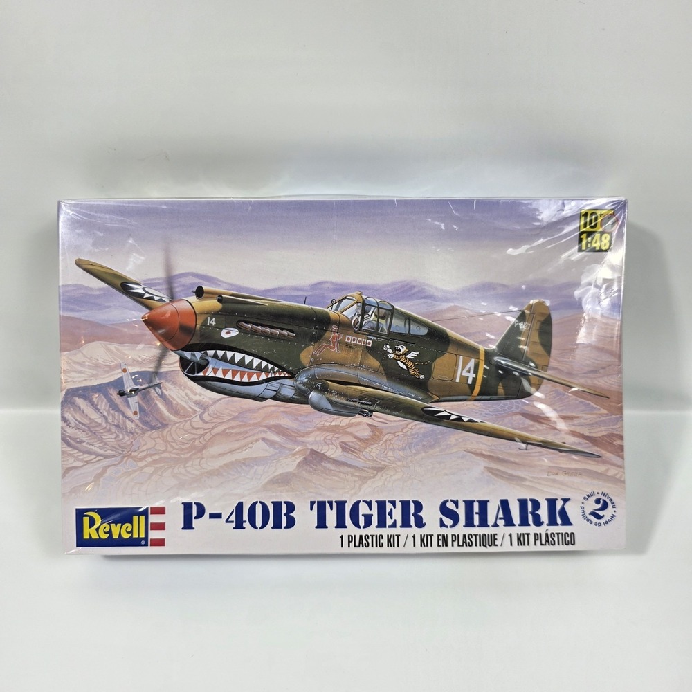 Revell Monogram 1/48 Scale Tiger Shark P-40B Model Kit Sealed * Box Issues